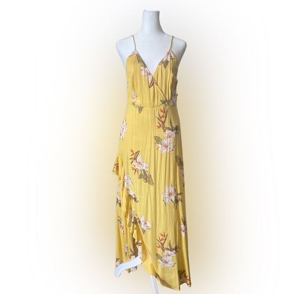 NWT- Beautiful Canary Yellow Floral And Polka Dot Print Maxi Dress ✨💗 - Picture 3 of 4